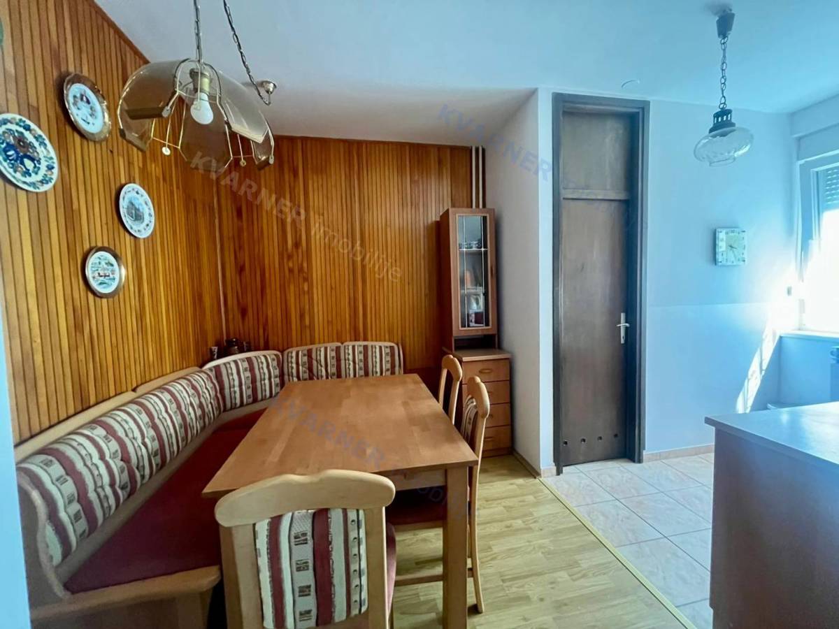 Njivice – Stanovanje 54 m², pritličje, pogled na morje