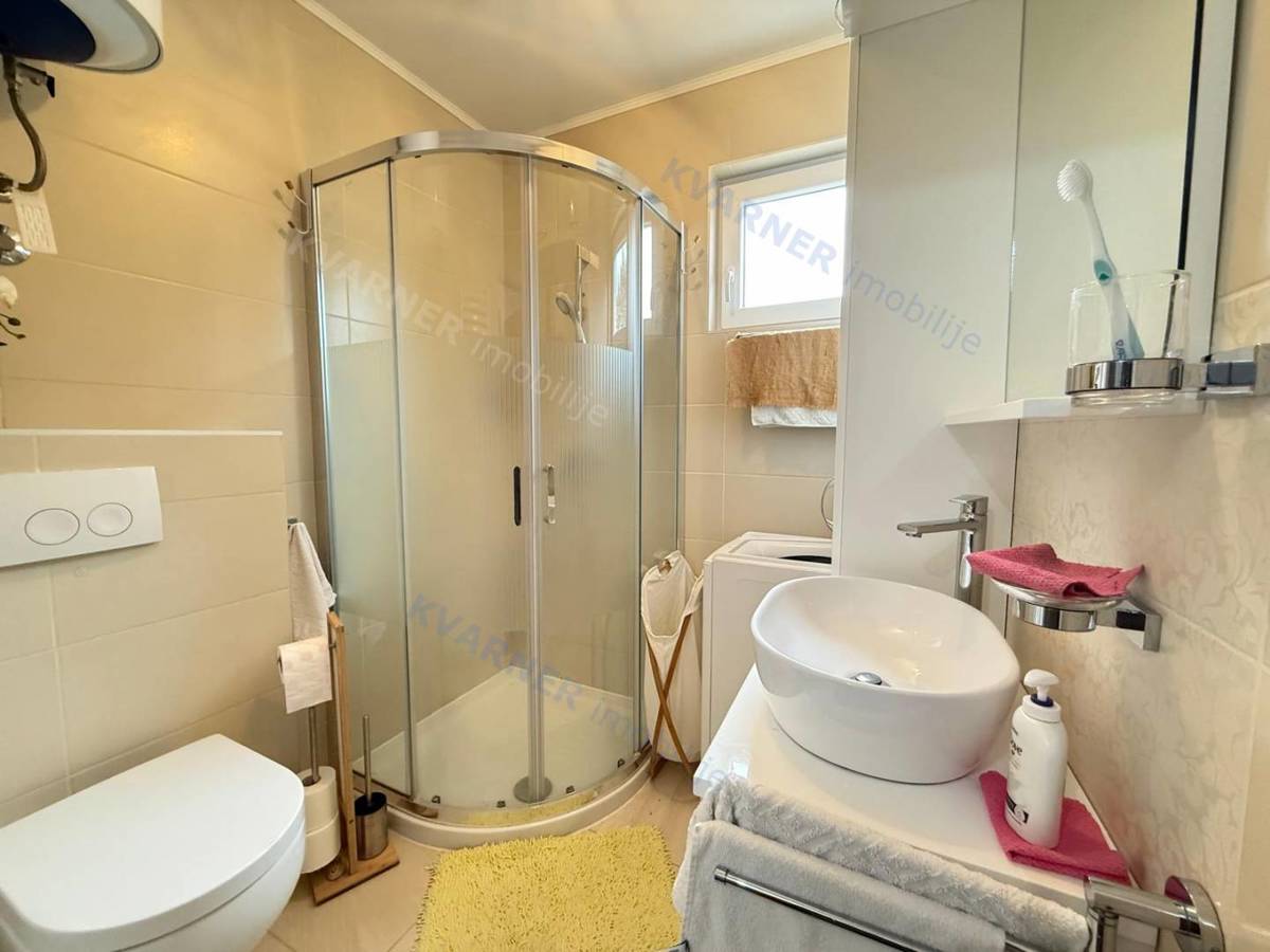 Njivice - apartma blizu morja in centra!