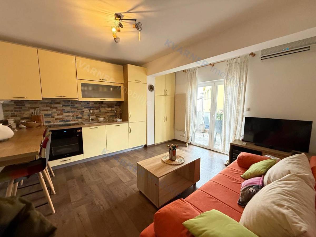 Njivice - apartma blizu morja in centra!