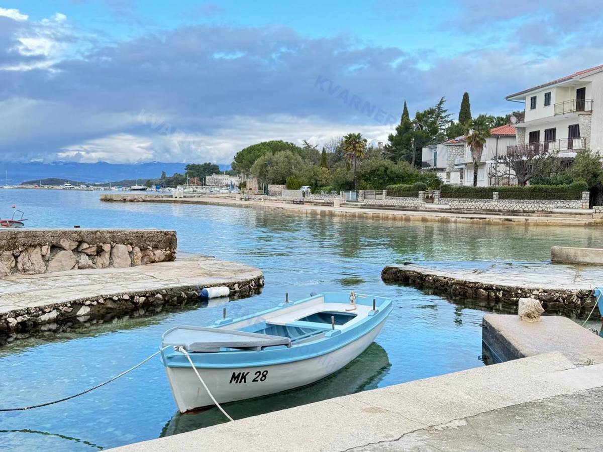 Malinska, 1. vrsta ob morju - ekskluzivna ponudba