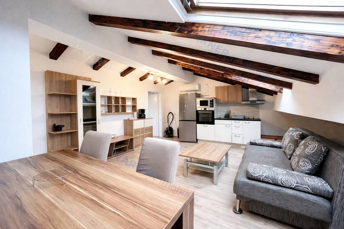 Malinska - Dve stanovanji z vrtom in parkiriščem