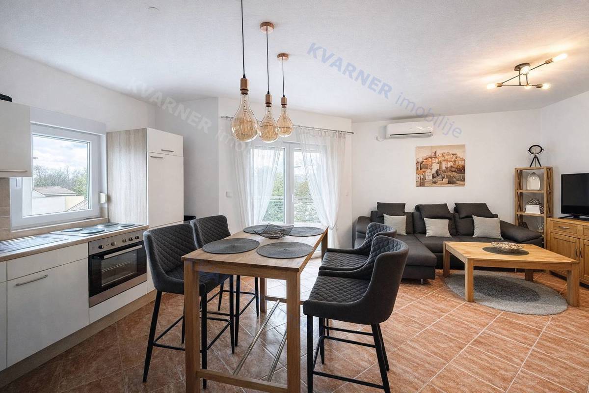 Malinska - Dve stanovanji z vrtom in parkiriščem