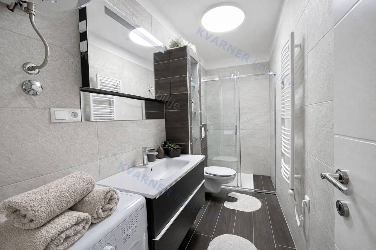 Malinska - Dve stanovanji z vrtom in parkiriščem