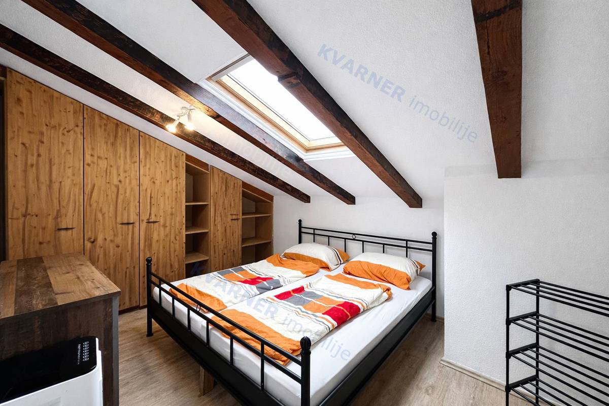 Malinska - Dve stanovanji z vrtom in parkiriščem