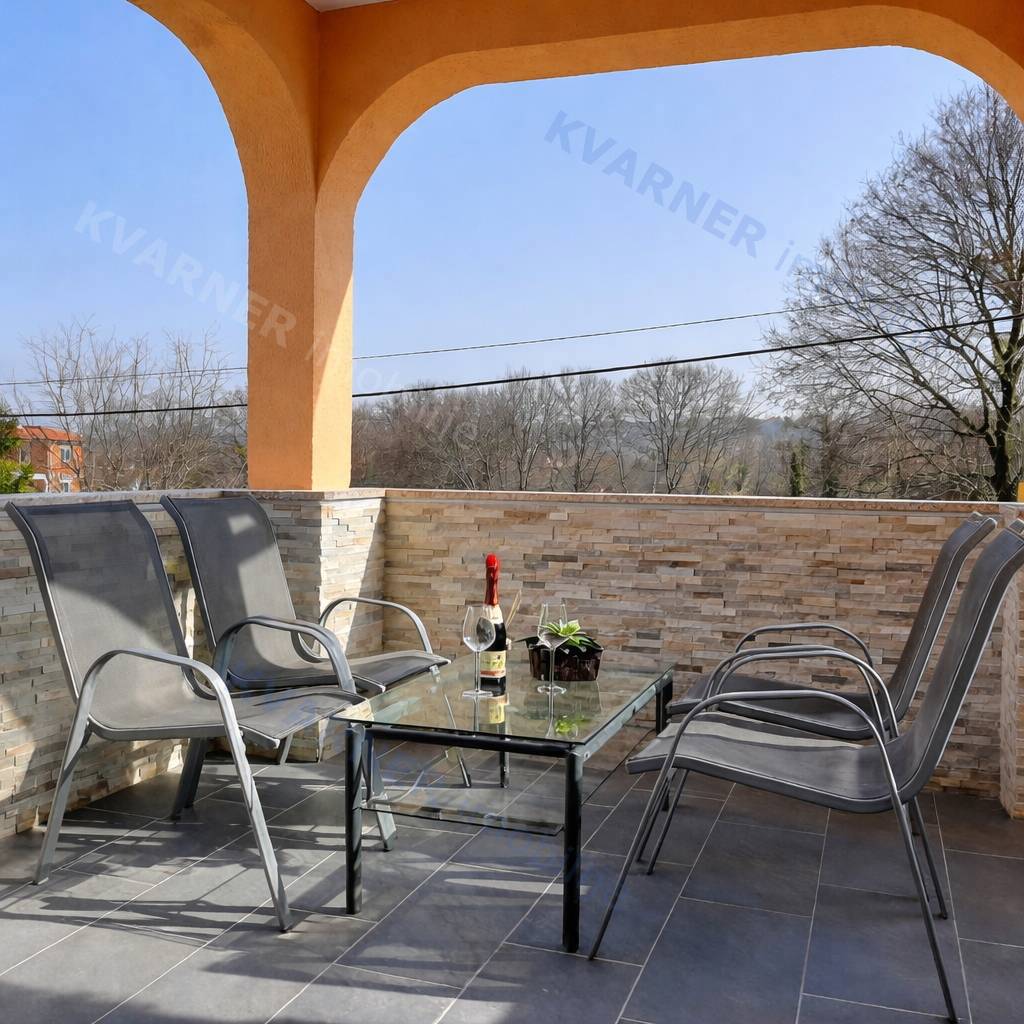 Malinska - Dve stanovanji z vrtom in parkiriščem