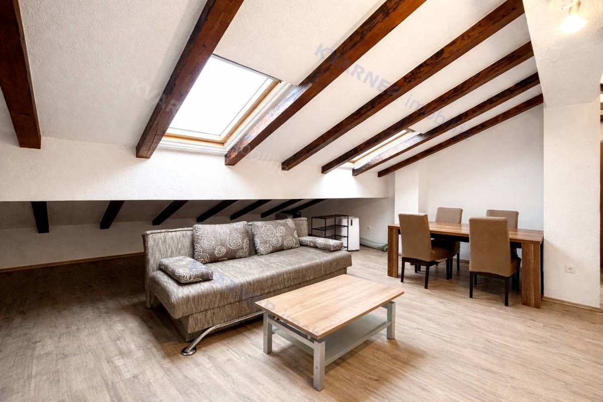 Malinska - Dve stanovanji z vrtom in parkiriščem