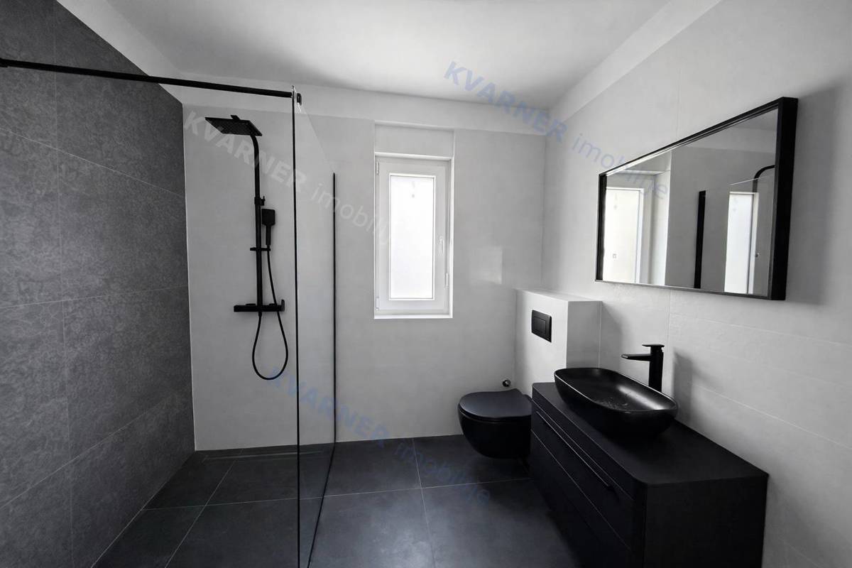 Novogradnja - stanovanje s pogledom na morje!