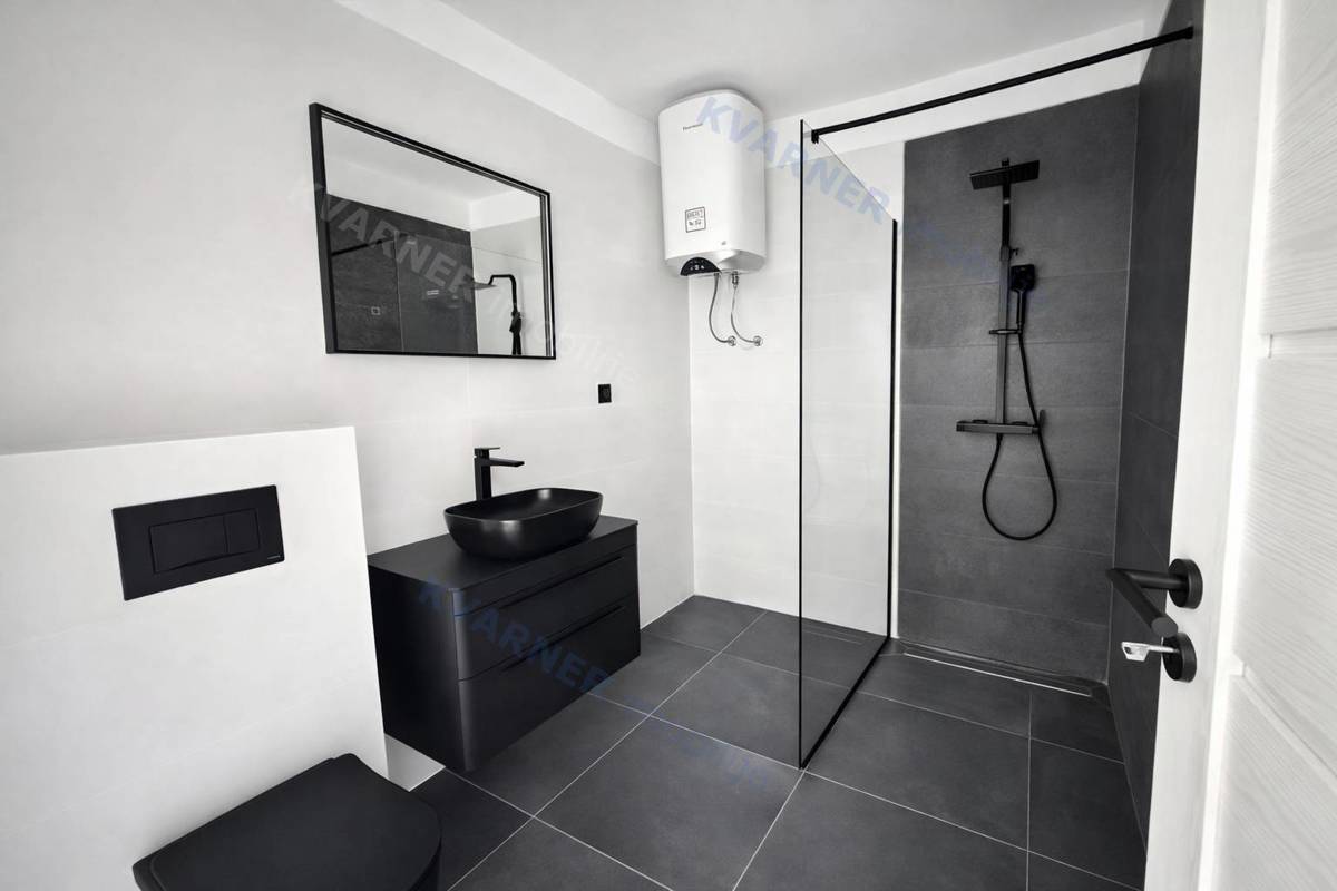 Novogradnja - stanovanje s pogledom na morje!