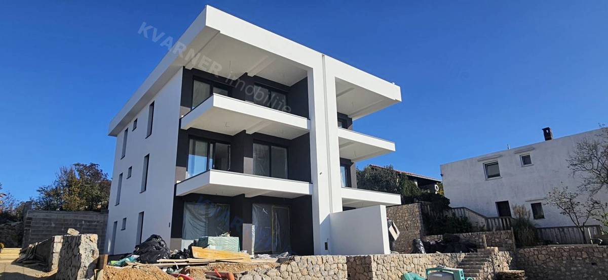  Omišalj - Nov apartma z bazenom in pogledom na morje