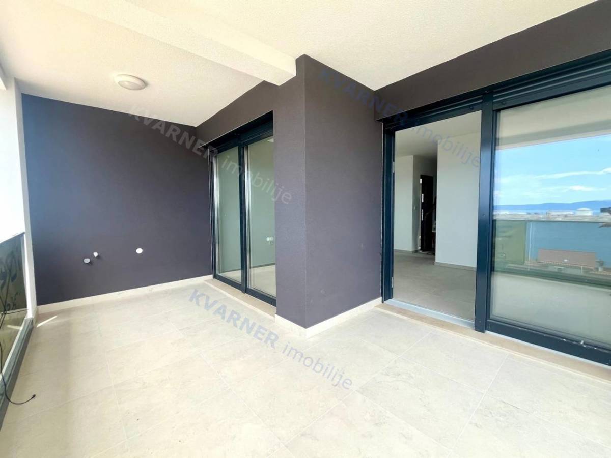 Omišalj - Nov apartma z bazenom in pogledom na morje