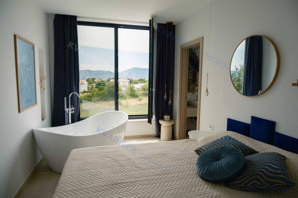 Ekskluzivna samostoječa hiša - razkošje na mirni lokaciji