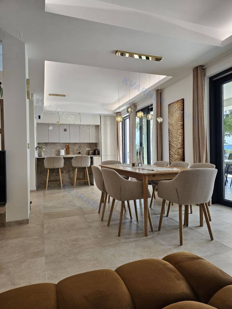 Ekskluzivna samostoječa hiša - razkošje na mirni lokaciji