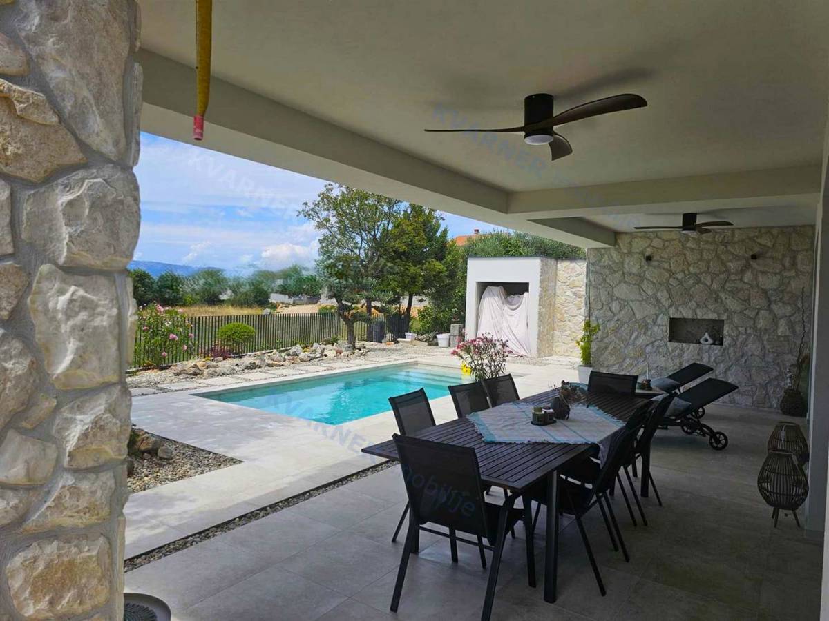 Ekskluzivna samostoječa hiša - razkošje na mirni lokaciji