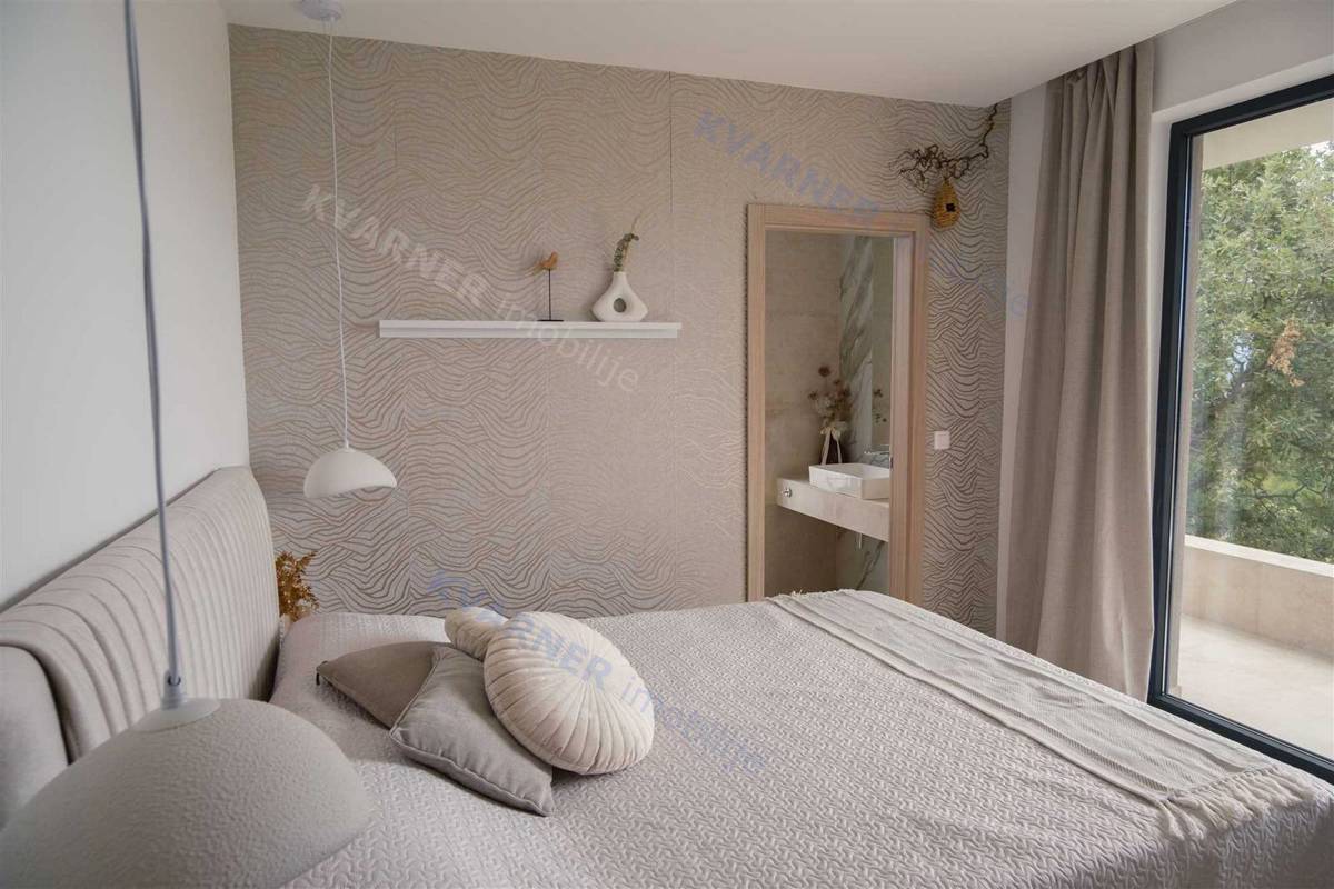 Ekskluzivna samostoječa hiša - razkošje na mirni lokaciji