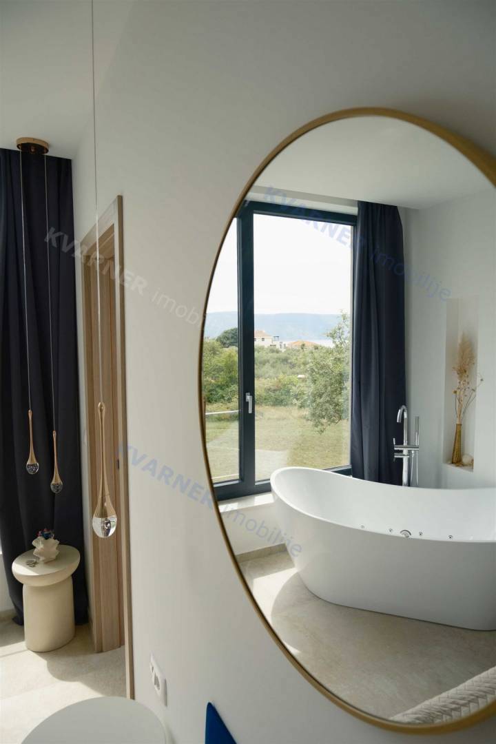 Ekskluzivna samostoječa hiša - razkošje na mirni lokaciji