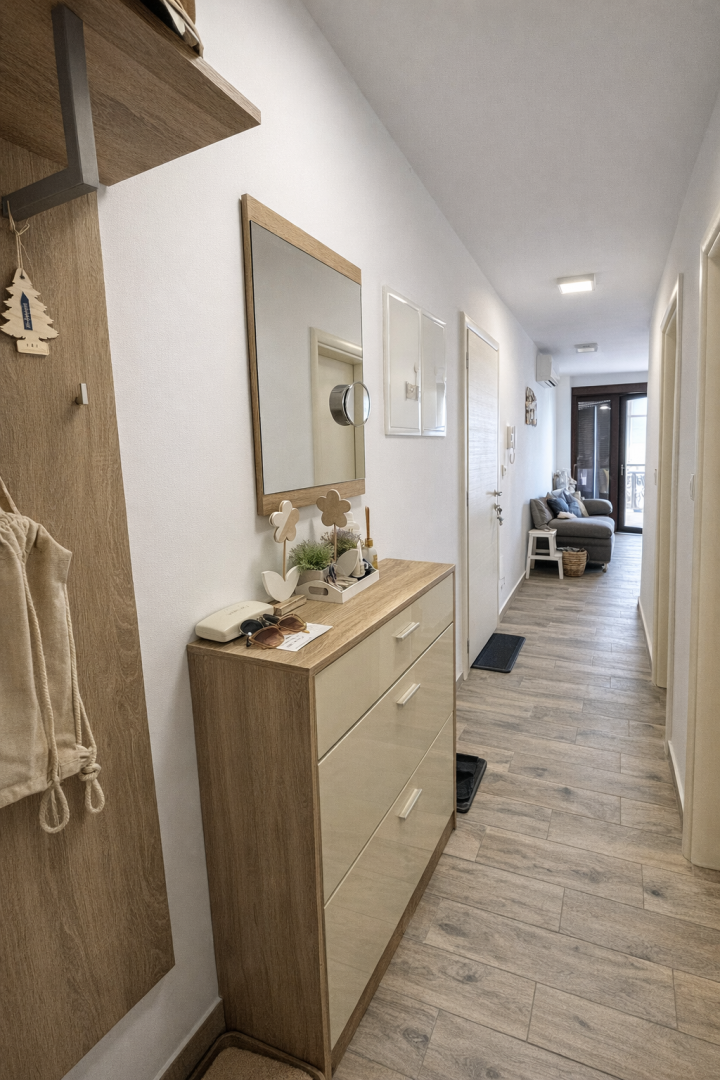 Njivice - Opremljen apartma s teraso in parkirnim mestom