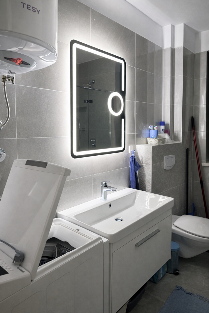 Njivice - Opremljen apartma s teraso in parkirnim mestom