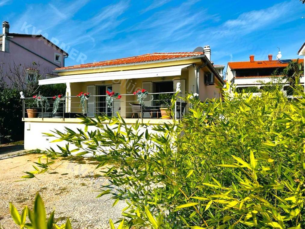 Na prodaj - Krk, Soline, samostojna hiša, blizu plaže!