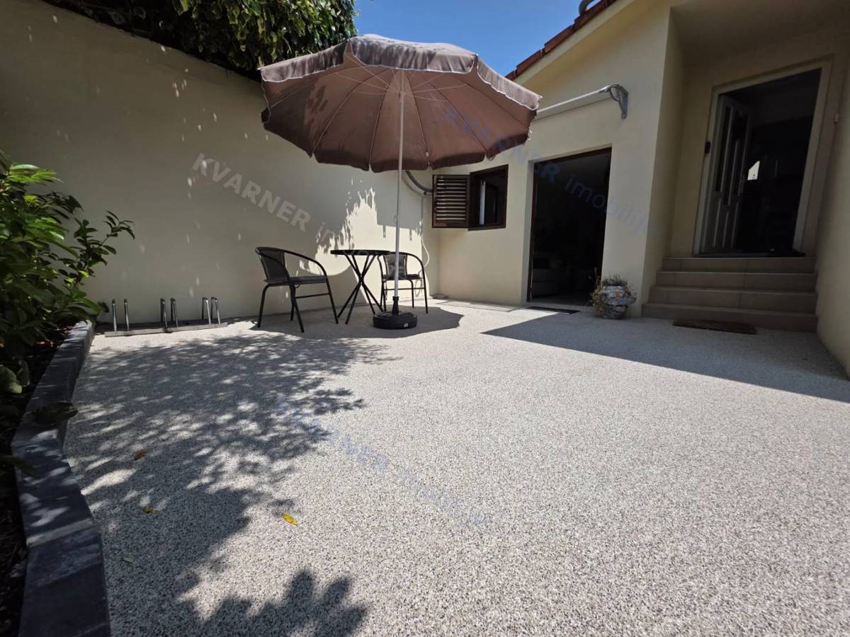 Na prodaj - Krk, Soline, samostojna hiša, blizu plaže!