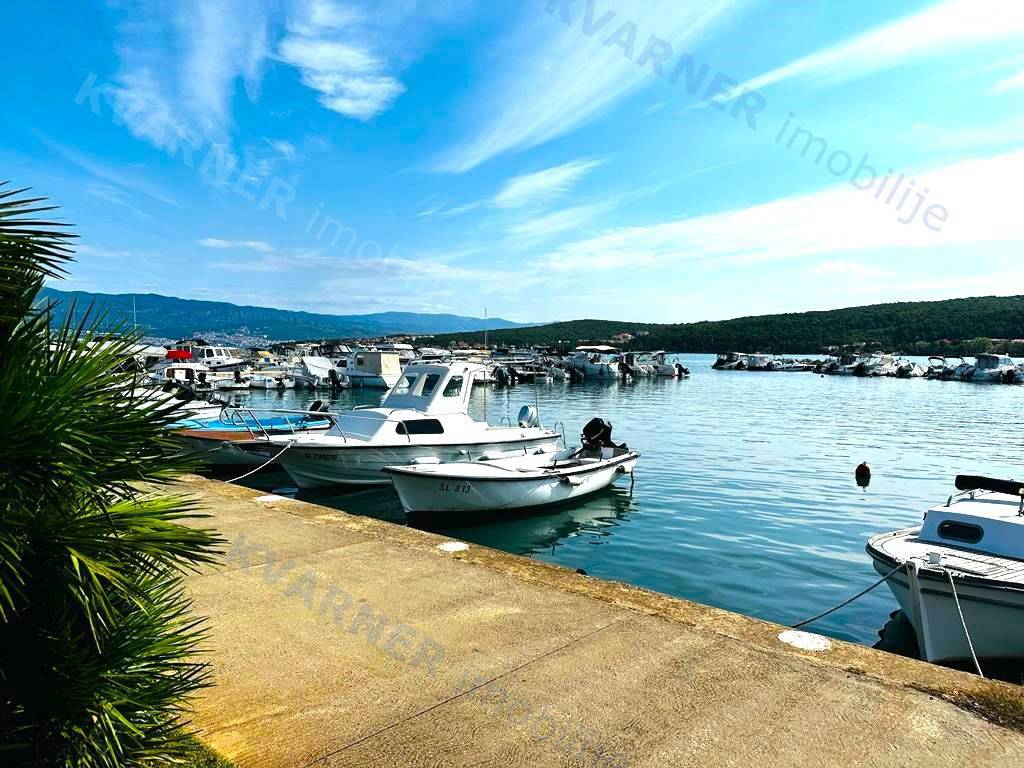 Na prodaj - Krk, Soline, samostojna hiša, blizu plaže!