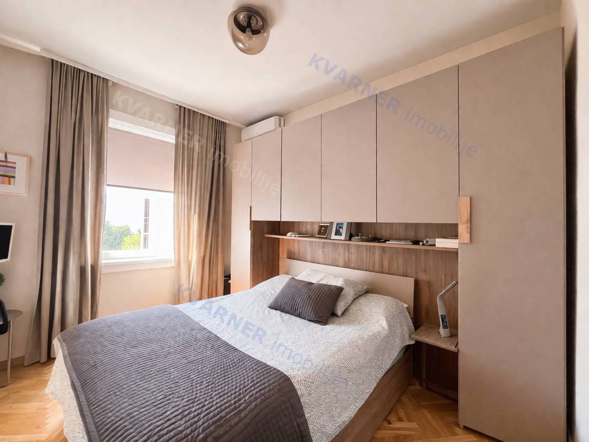 Njivice - pritlična hiša z velikim vrtom!