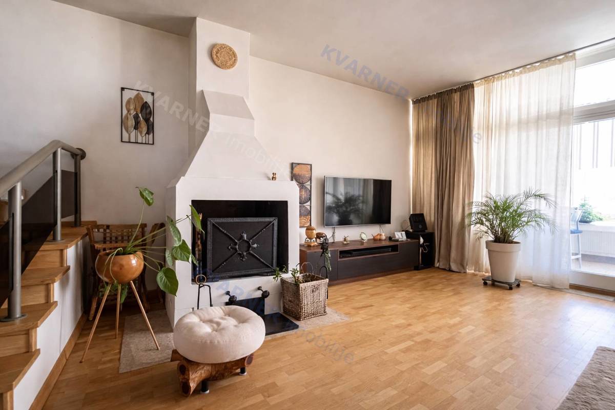 Njivice - pritlična hiša z velikim vrtom!