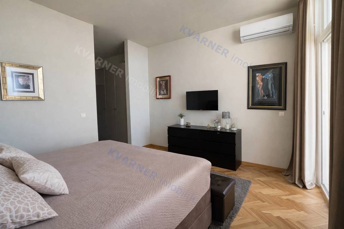 Njivice - pritlična hiša z velikim vrtom!