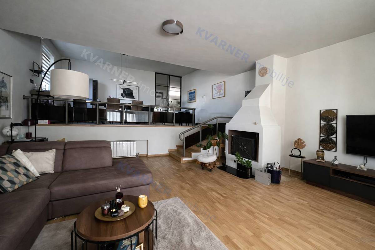 Njivice - pritlična hiša z velikim vrtom!