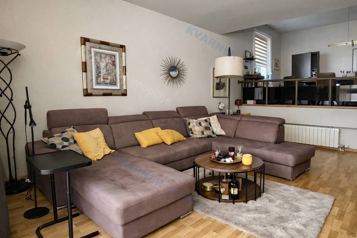 Njivice - pritlična hiša z velikim vrtom!