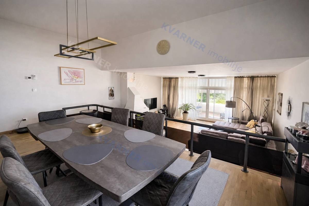 Njivice - pritlična hiša z velikim vrtom!