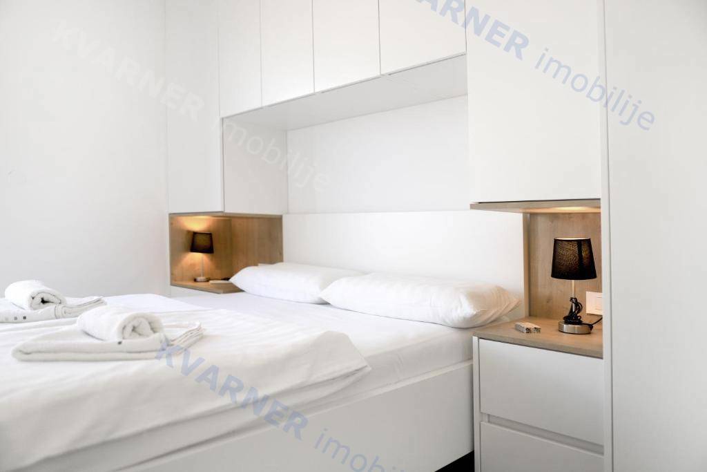Njivice - Prodaja luksuznega apartmaja s pogledom na morje!