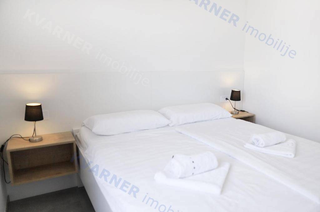 Njivice - Prodaja luksuznega apartmaja s pogledom na morje!
