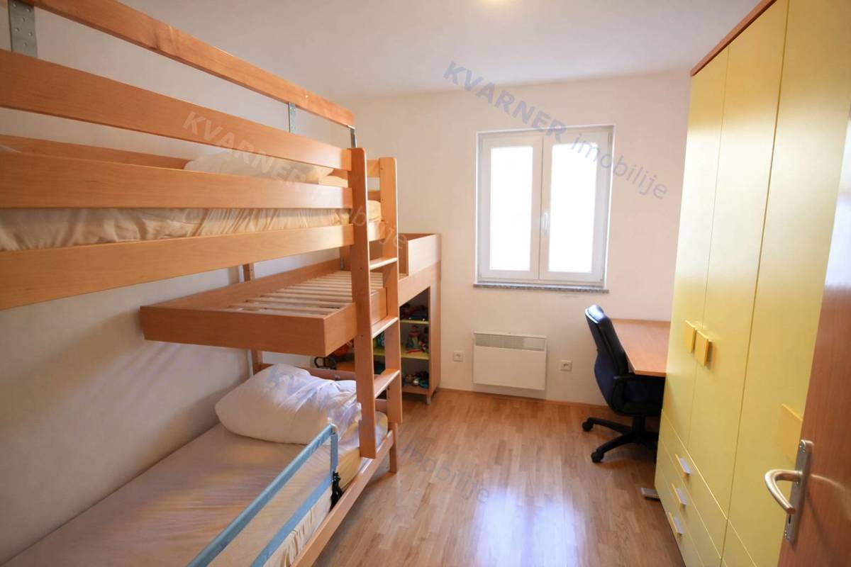 Uvala Soline - pritlični apartma z vrtom