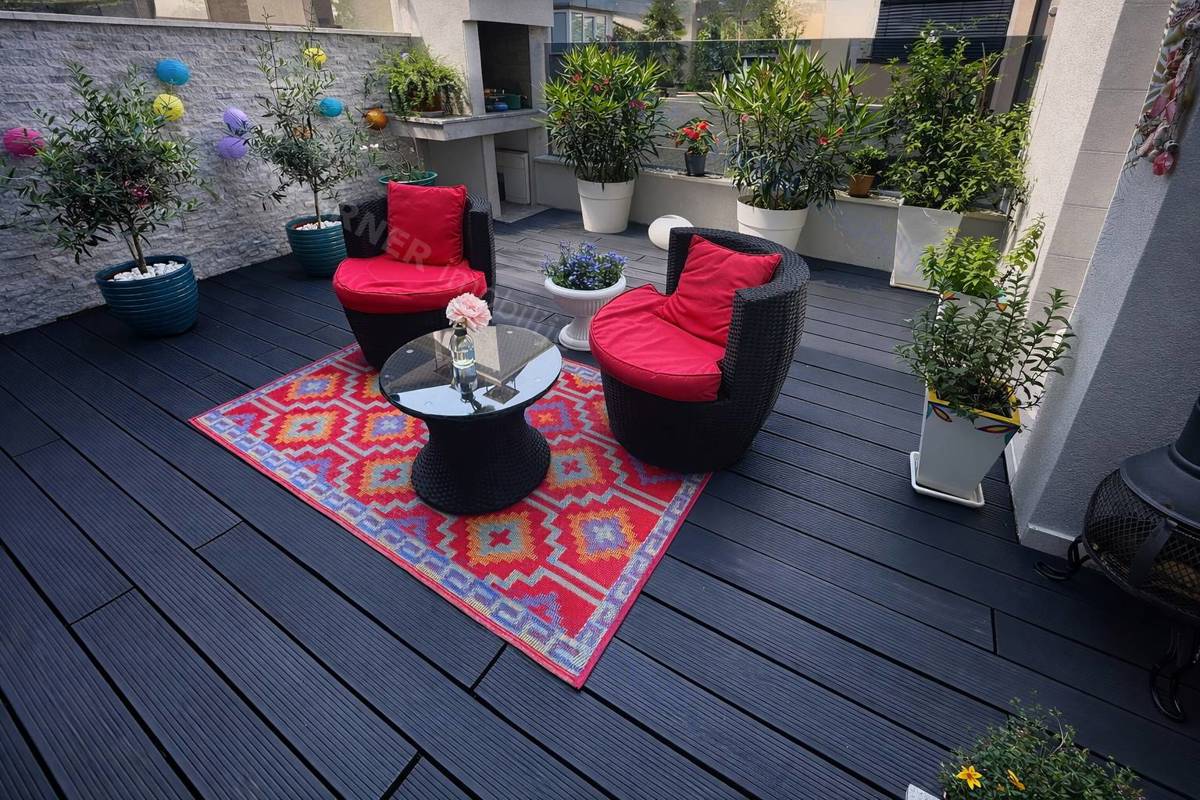 Njivice - stanovanje z vrtom blizu morja