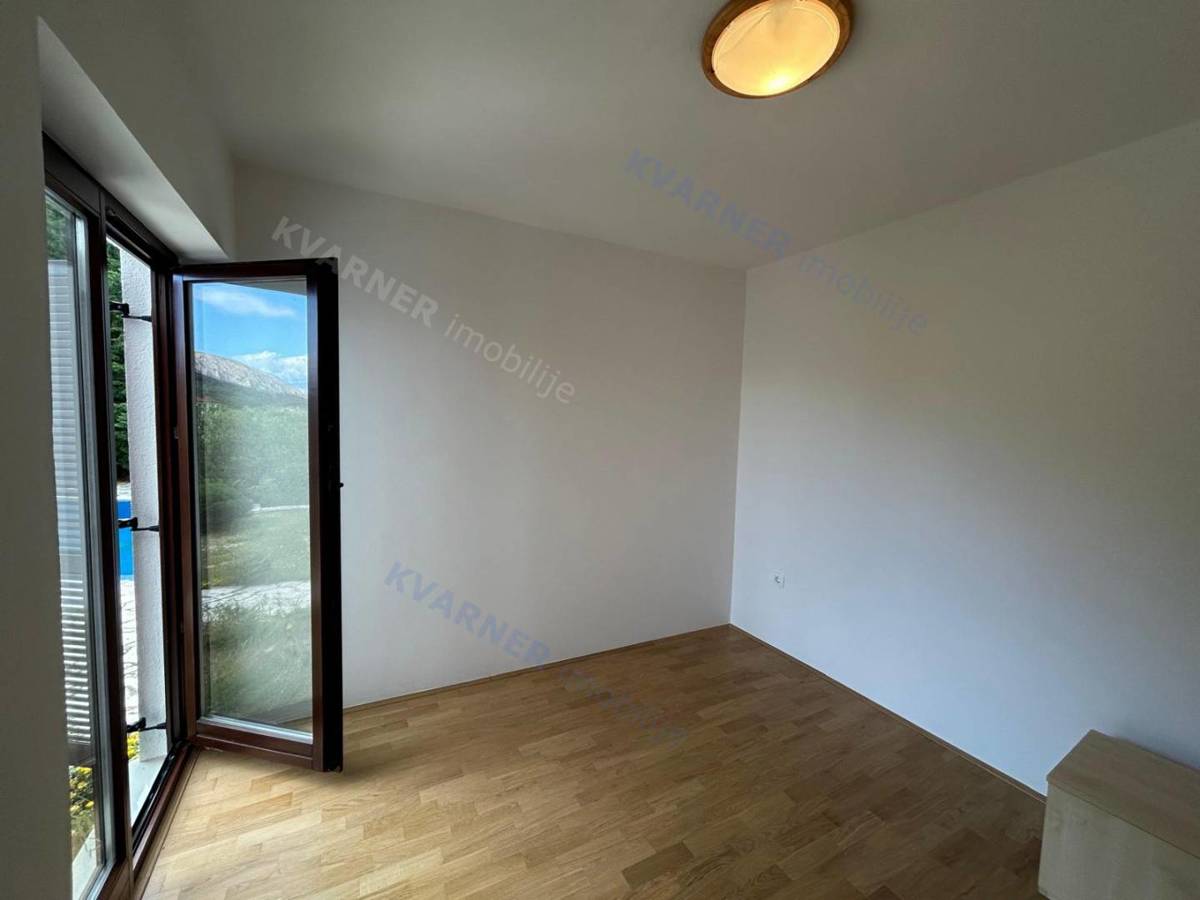 Baška - prodaja pritličnega apartmaja na mirni lokaciji!
