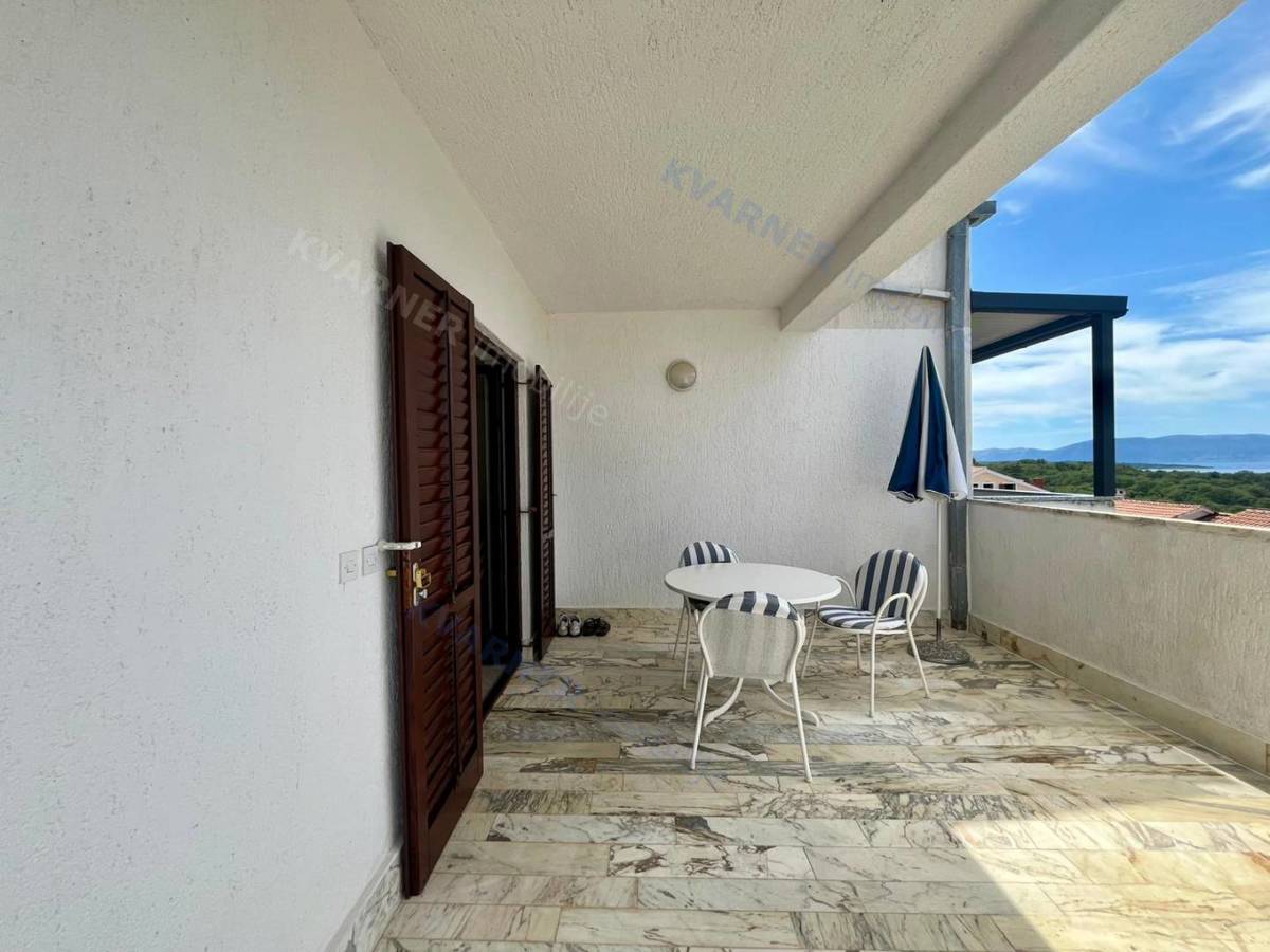 Njivice, Prodaja - Stanovanje s pogledom na morje!