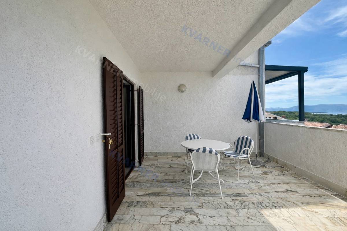 Njivice, Prodaja - Stanovanje s pogledom na morje!