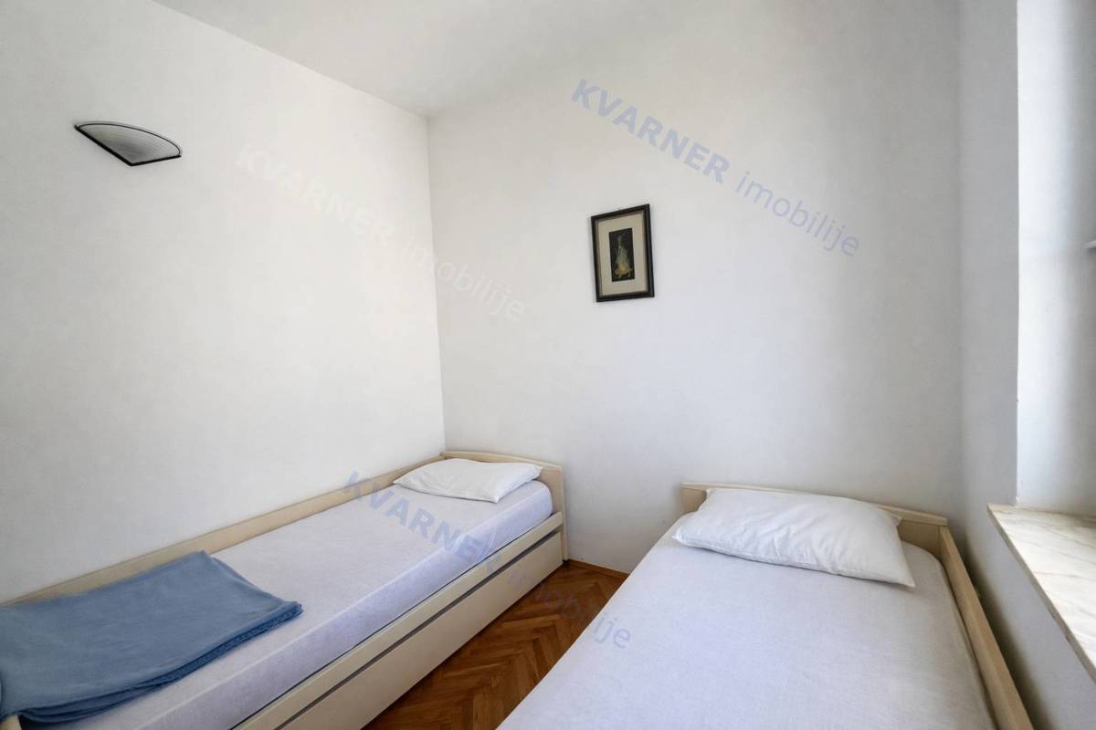 Njivice, Prodaja - Stanovanje s pogledom na morje!