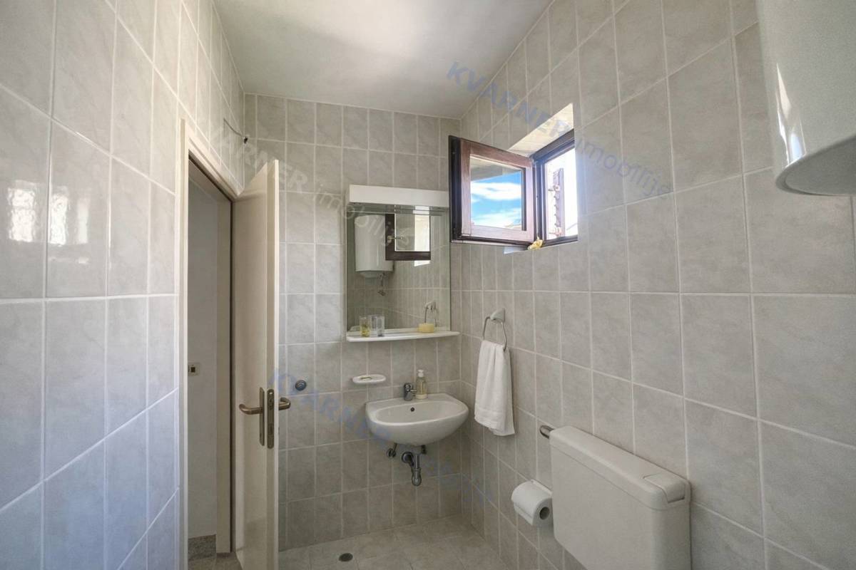 Njivice, Prodaja - Stanovanje s pogledom na morje!