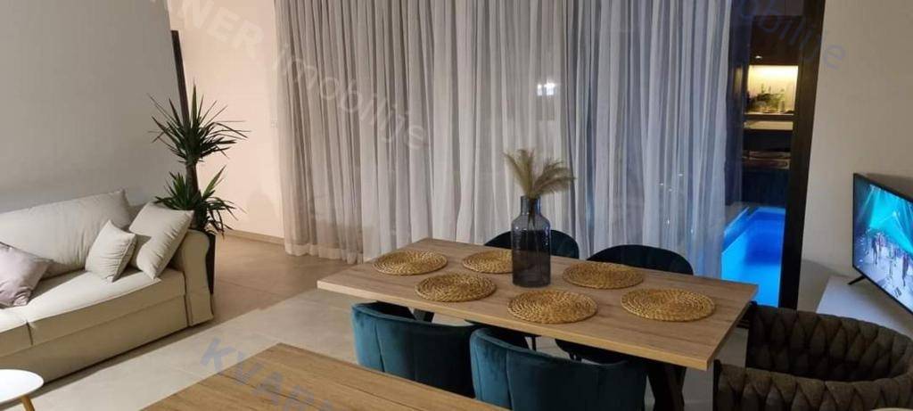 Njivice - Prodaja apartmaja z bazenom!