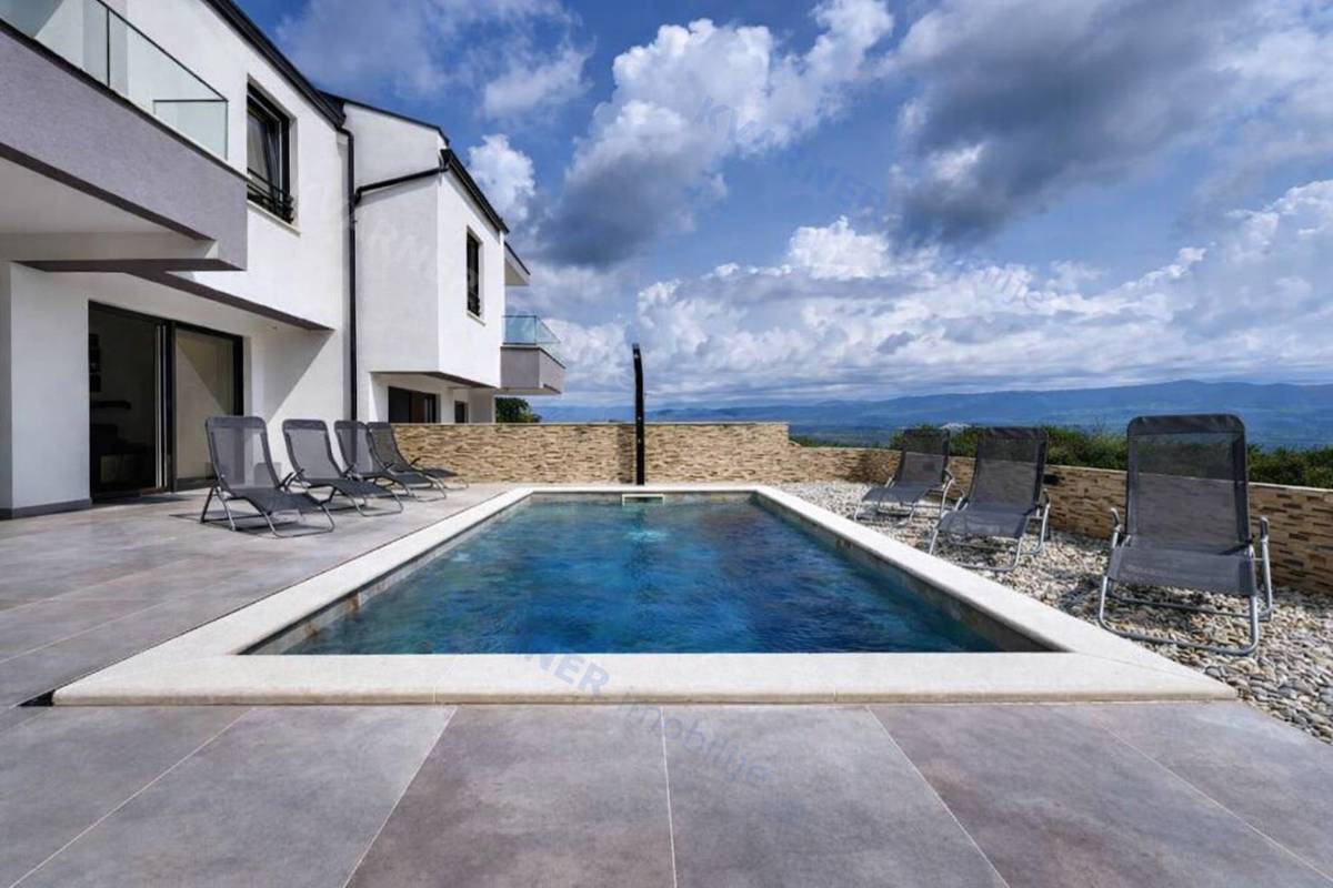 Vrbnik - Dve hiši z bazeni in pogledom na morje!