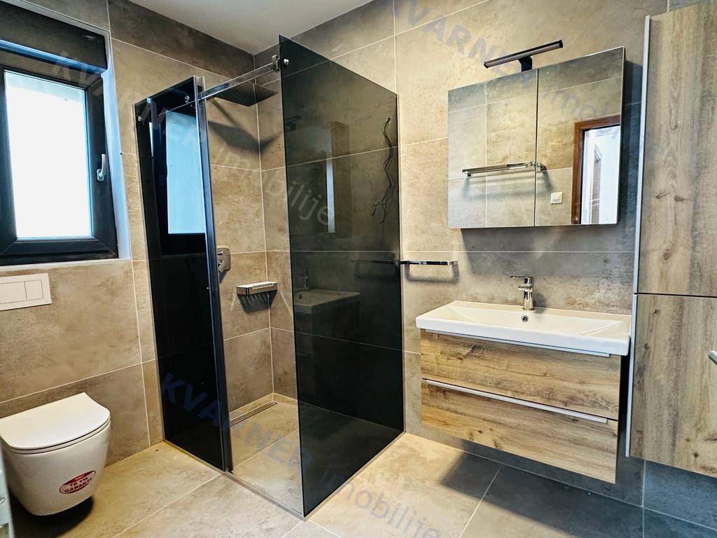 Vrbnik - Dve hiši z bazeni in pogledom na morje!