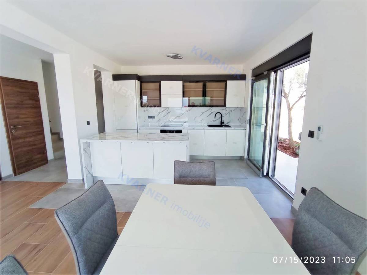 Vrbnik - Dve hiši z bazeni in pogledom na morje!