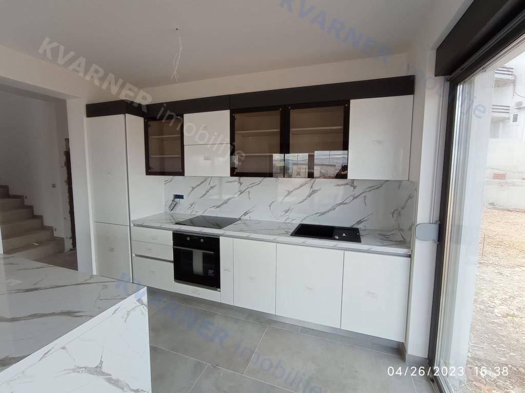 Vrbnik - Dve hiši z bazeni in pogledom na morje!