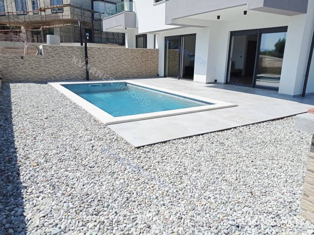 Vrbnik - Dve hiši z bazeni in pogledom na morje!