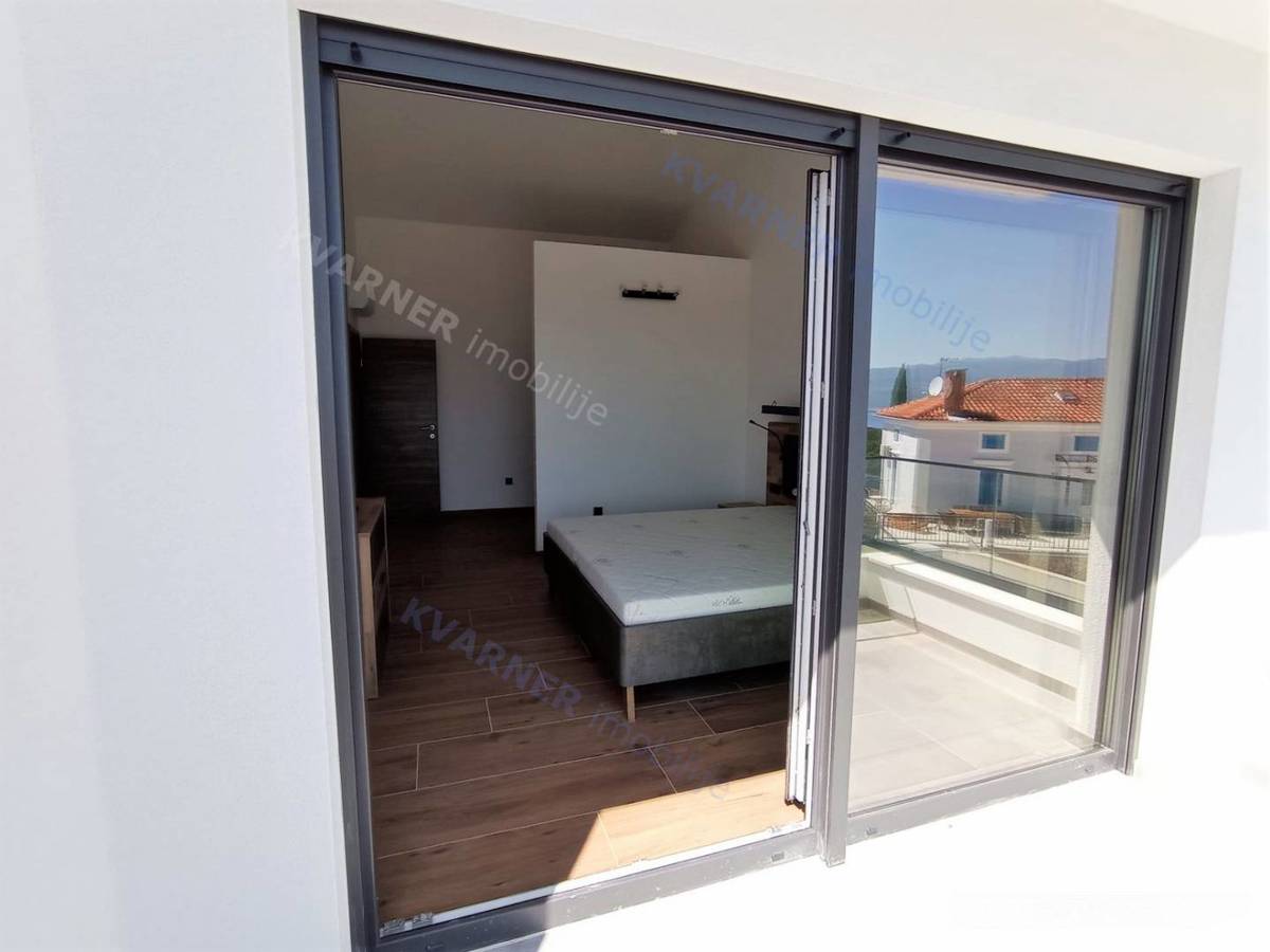 Vrbnik - Dve hiši z bazeni in pogledom na morje!