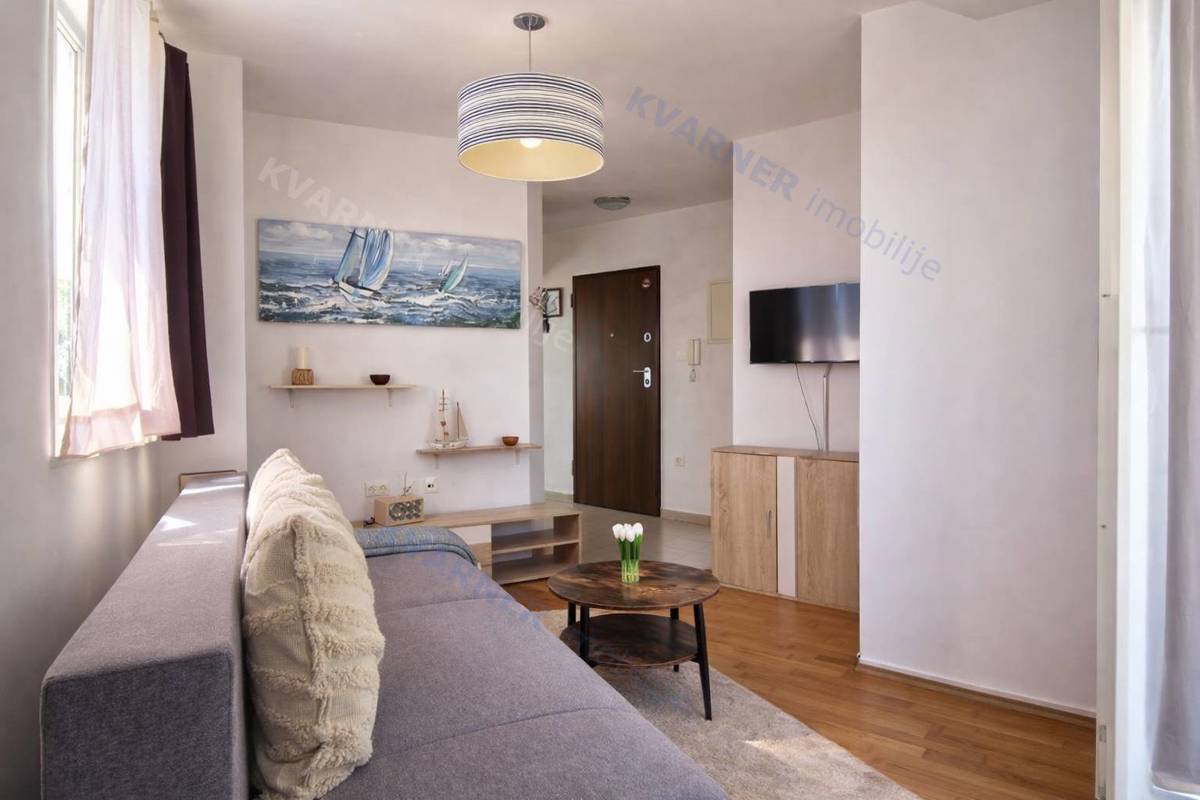 Pritlično stanovanje z vrtom in pogledom - mesto Krk