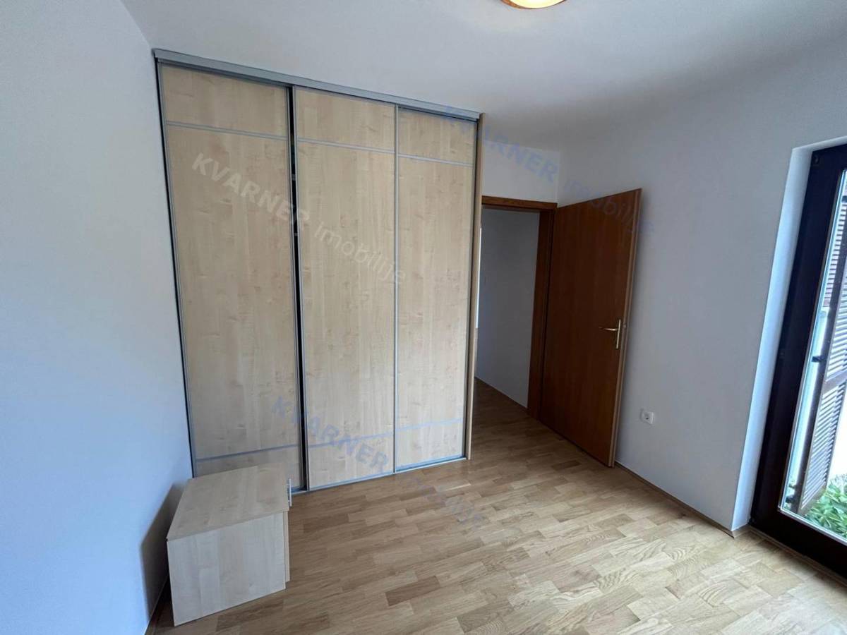 Baška - Prodaja, pritlično stanovanje s skupnim bazenom!