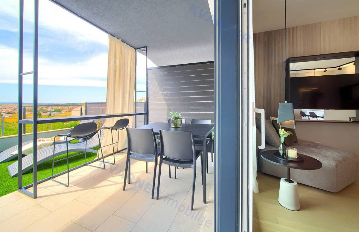 Mesto Krk - Opremljeno pritlično stanovanje s teraso