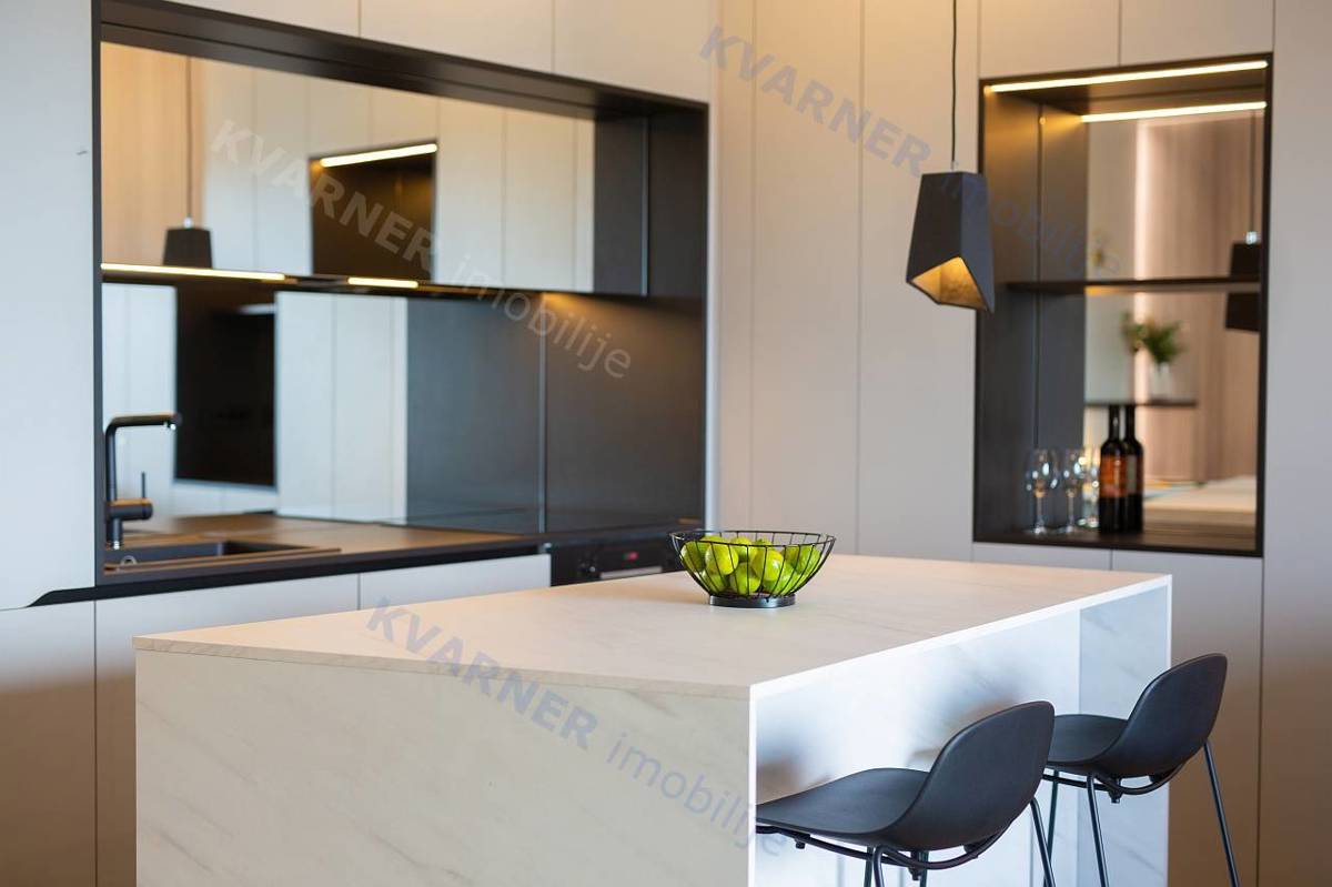 Mesto Krk - Opremljeno pritlično stanovanje s teraso